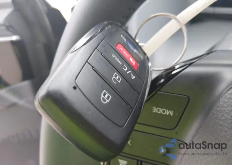 2025 Subaru Solterra Premium z USA, uszkodzony, nr VIN JTMABABA1SA105704